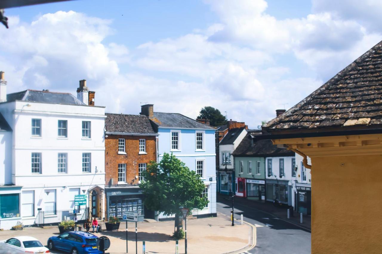 The Old Crown Coaching Inn سويندون المظهر الخارجي الصورة