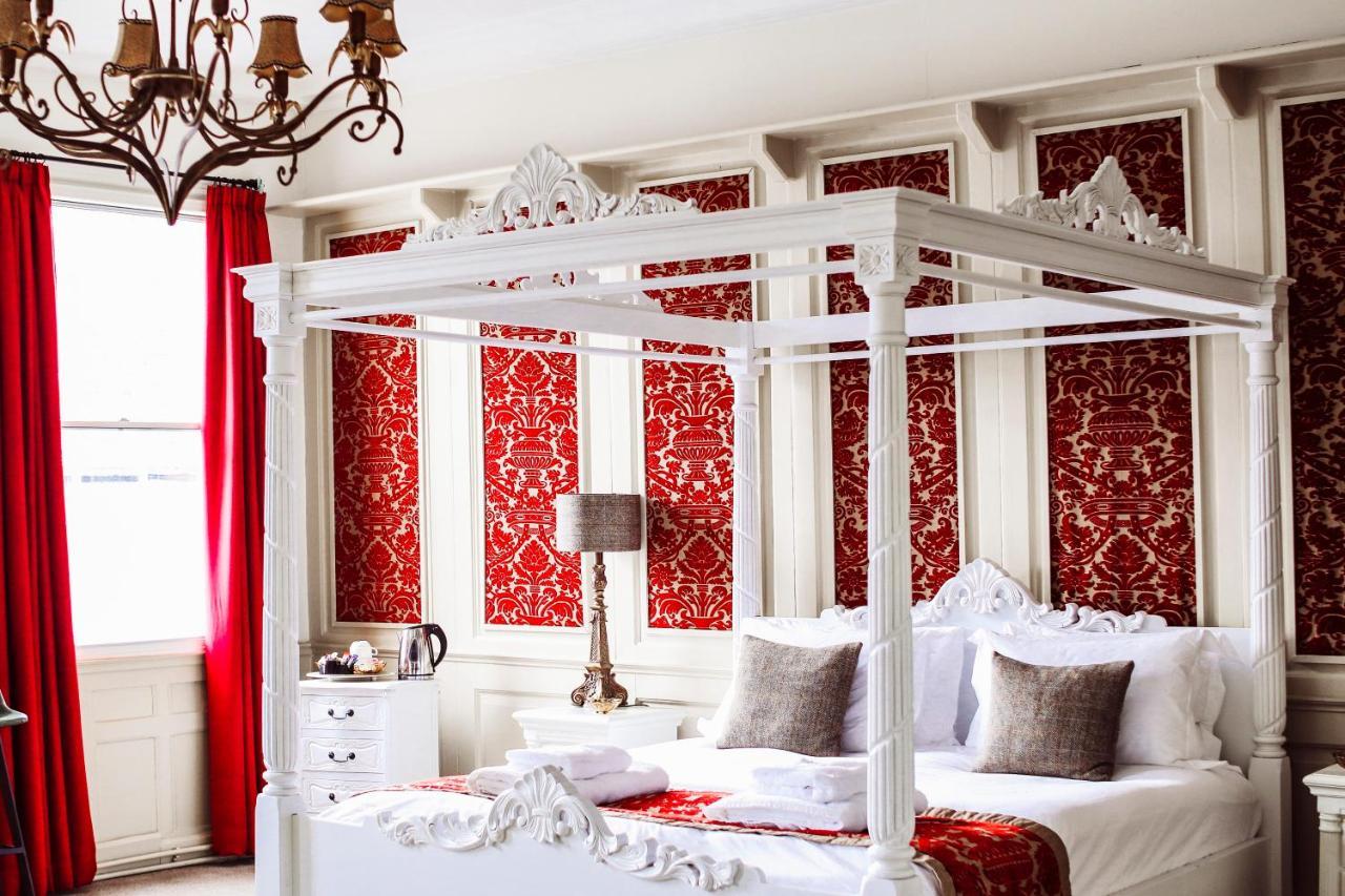 The Old Crown Coaching Inn سويندون المظهر الخارجي الصورة
