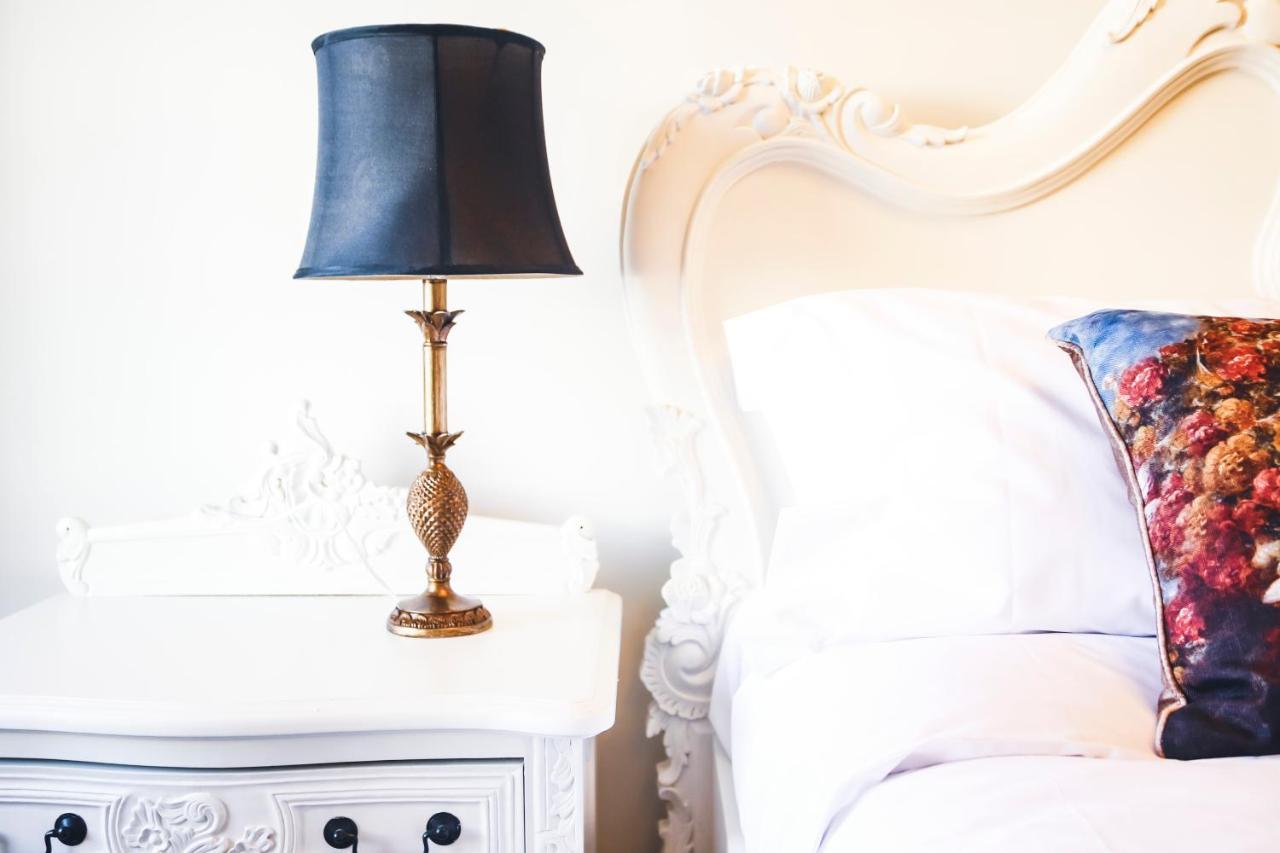 The Old Crown Coaching Inn سويندون المظهر الخارجي الصورة