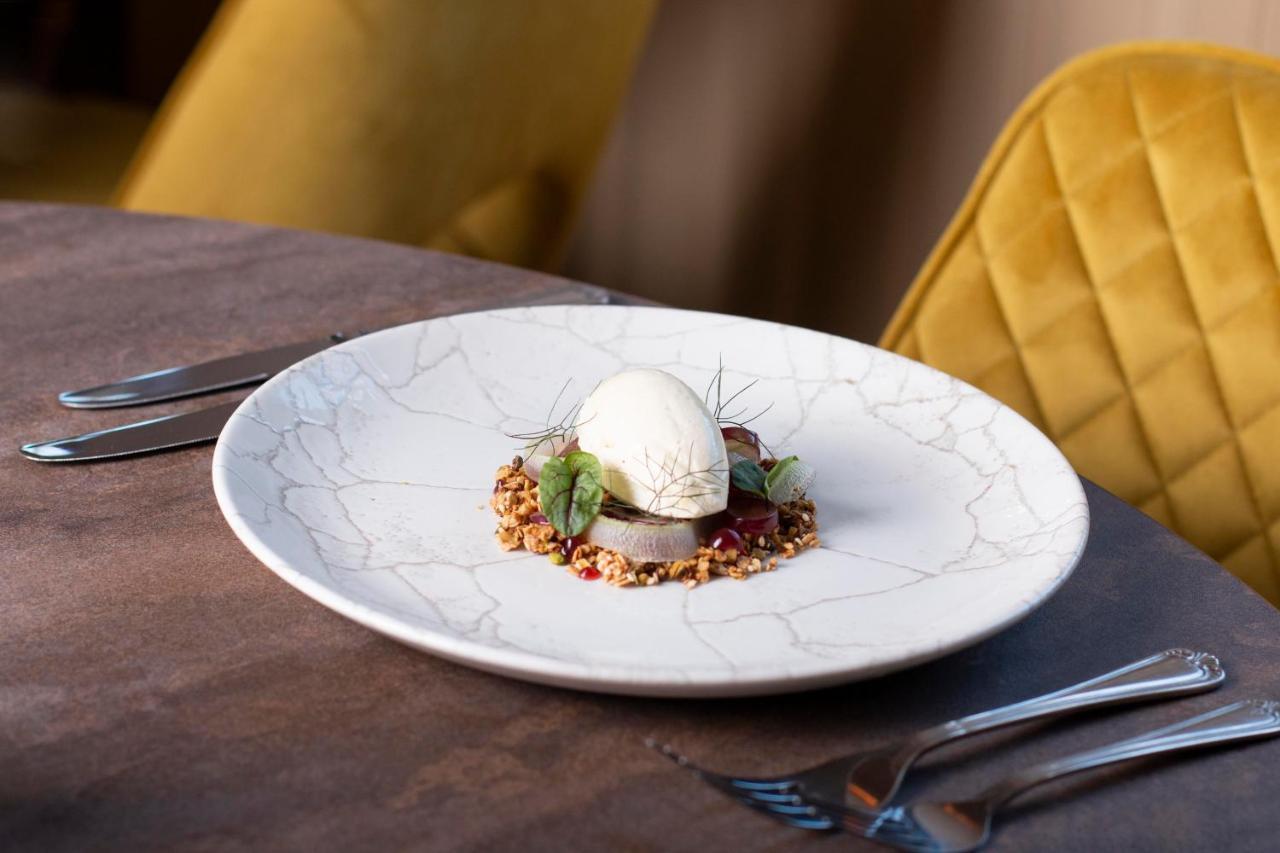 The Old Crown Coaching Inn سويندون المظهر الخارجي الصورة