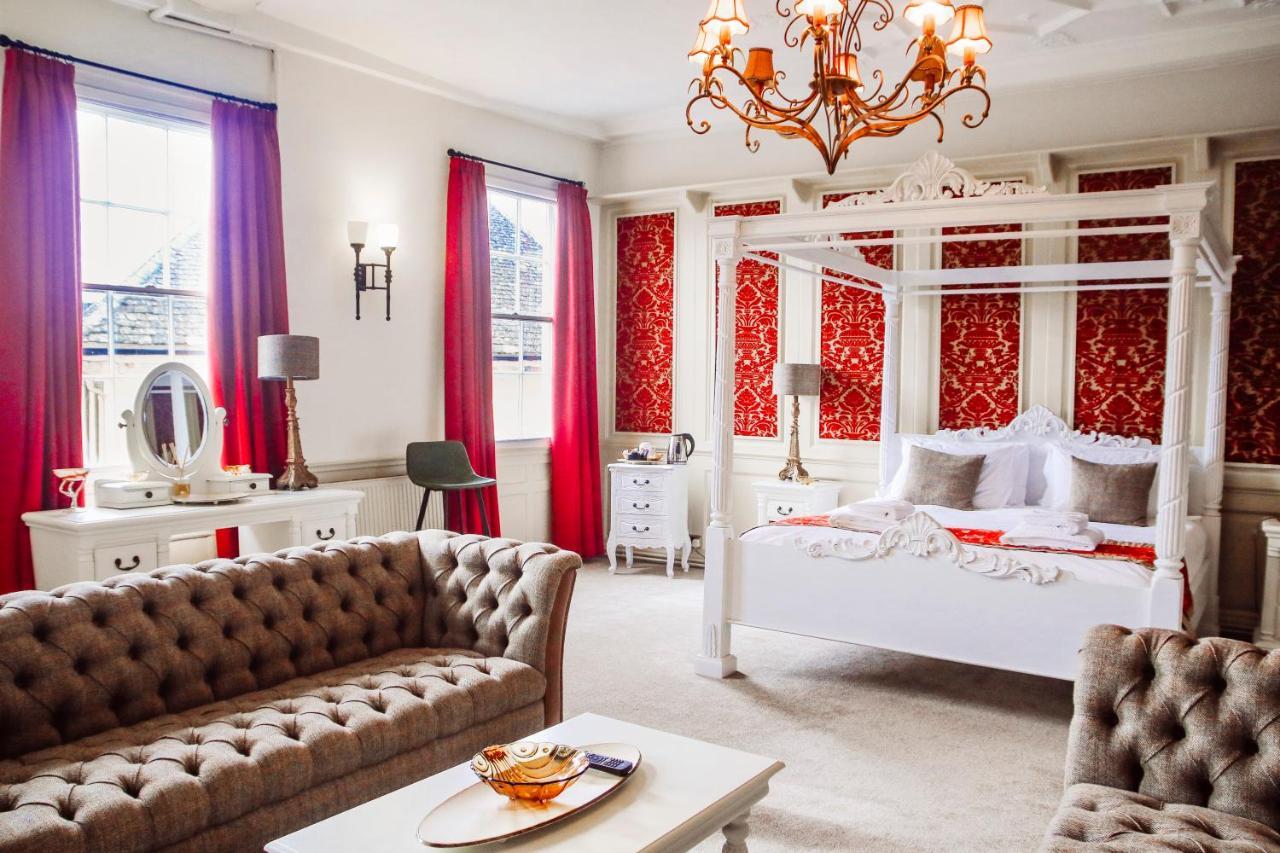 The Old Crown Coaching Inn سويندون المظهر الخارجي الصورة