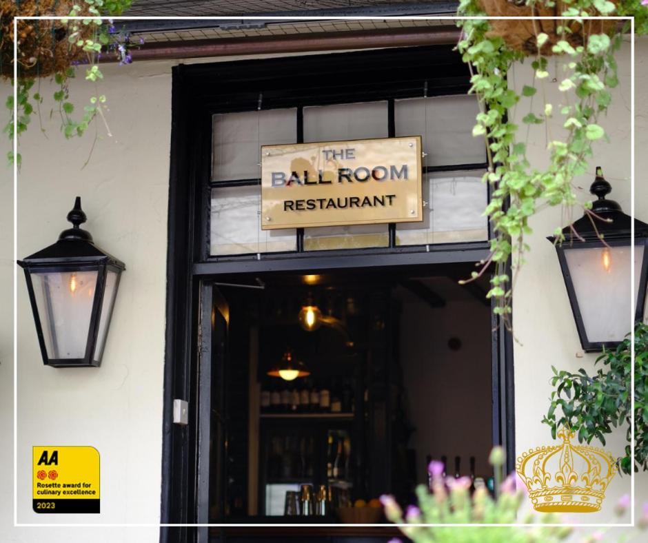 The Old Crown Coaching Inn سويندون المظهر الخارجي الصورة