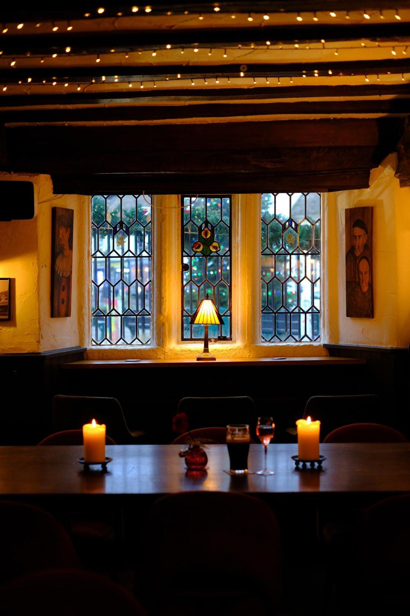 The Old Crown Coaching Inn سويندون المظهر الخارجي الصورة