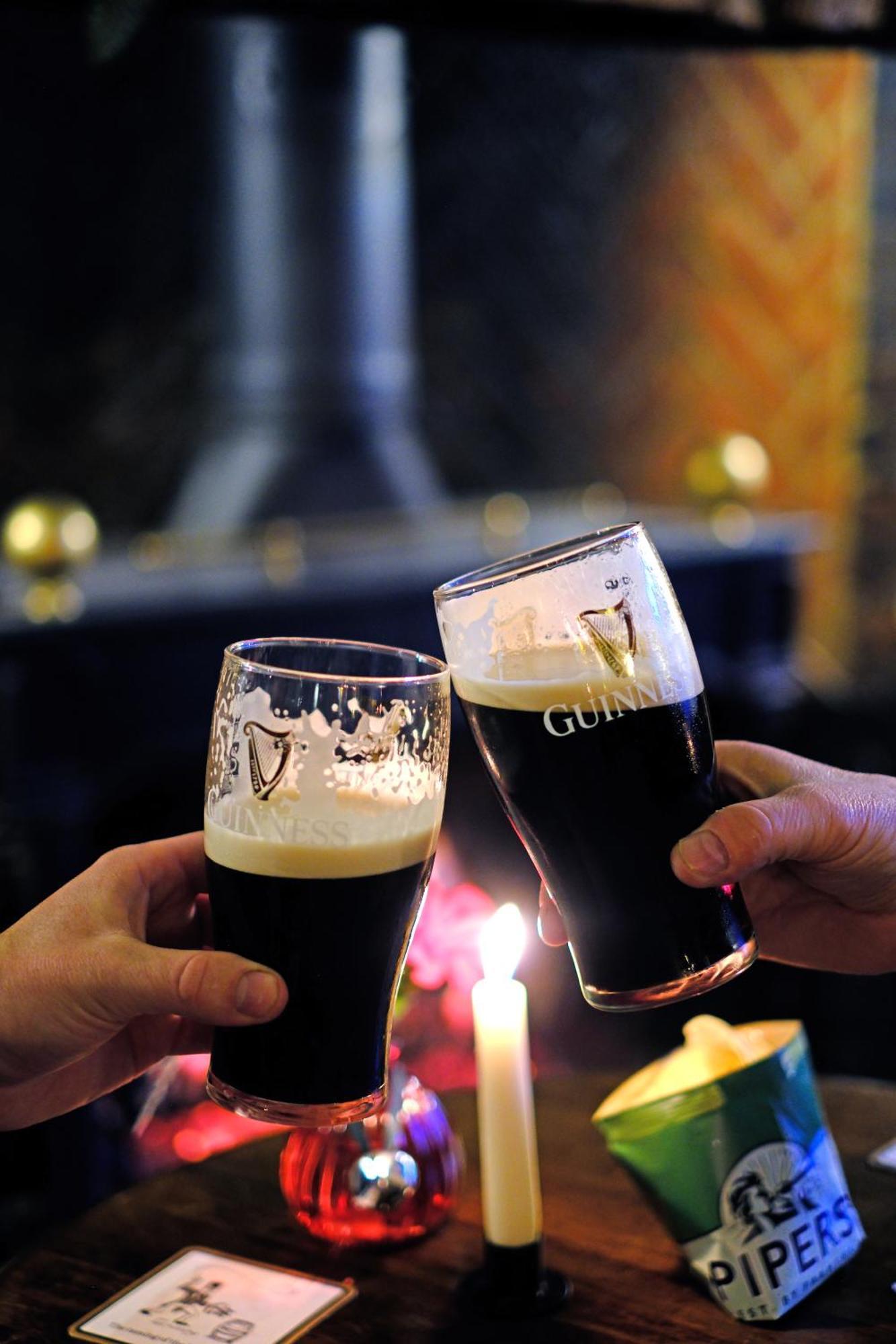 The Old Crown Coaching Inn سويندون المظهر الخارجي الصورة